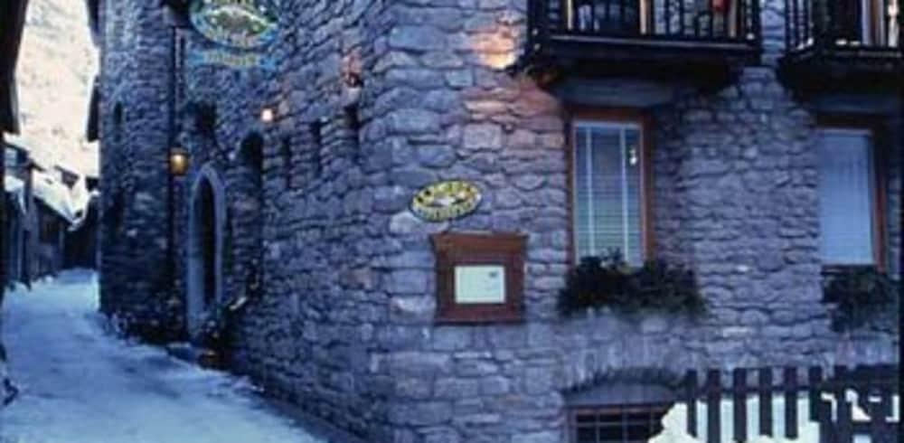 Hotel Dolonne Courmayeur Exteriör bild